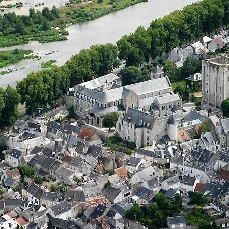 Coeur Du Centre Historique De Beaugency Apartment Exterior photo